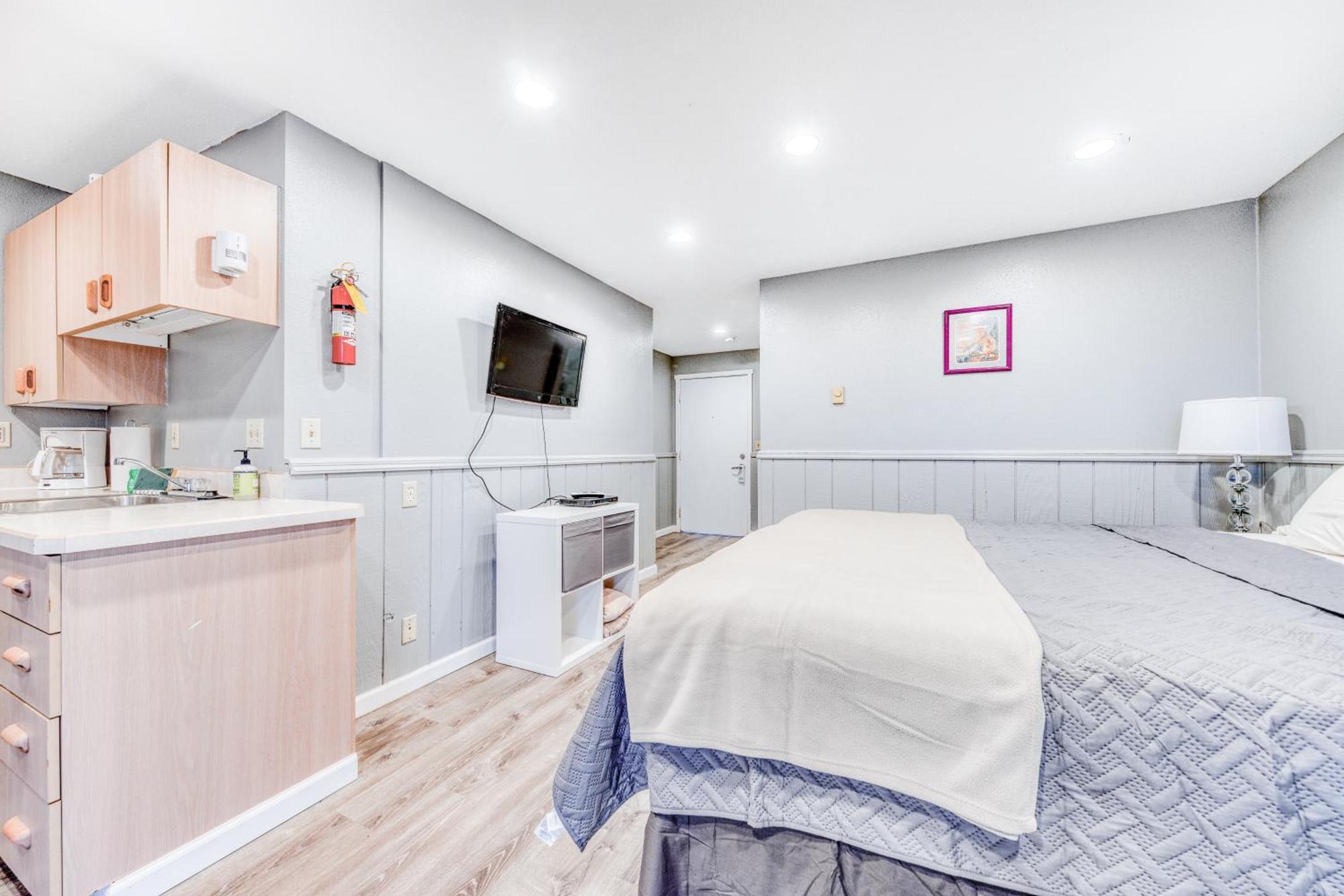 Sea Treasures Inn Rockaway Beach Room photo