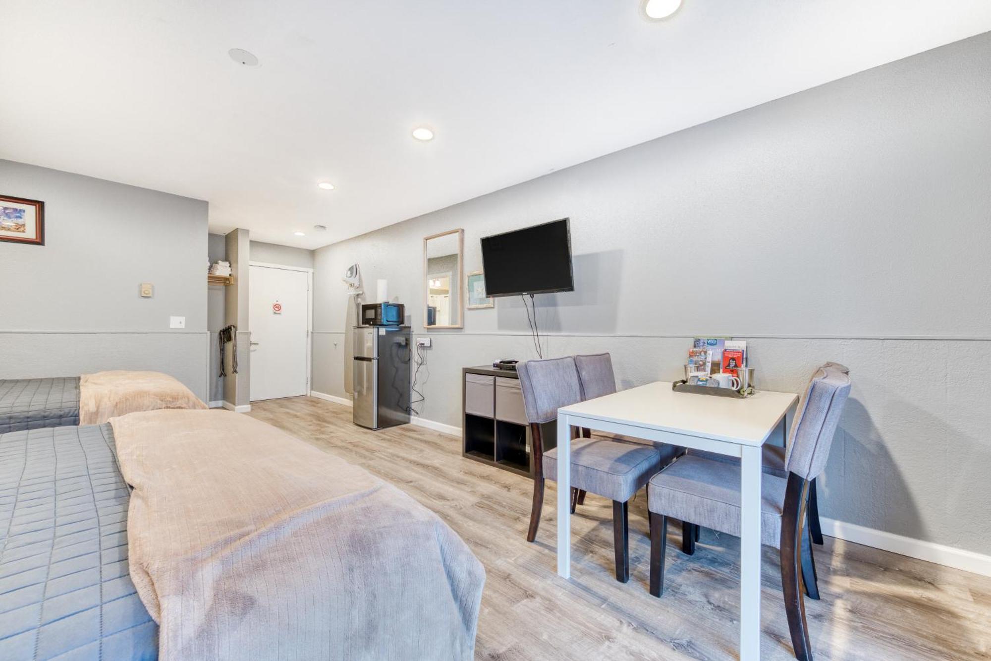 Sea Treasures Inn Rockaway Beach Room photo