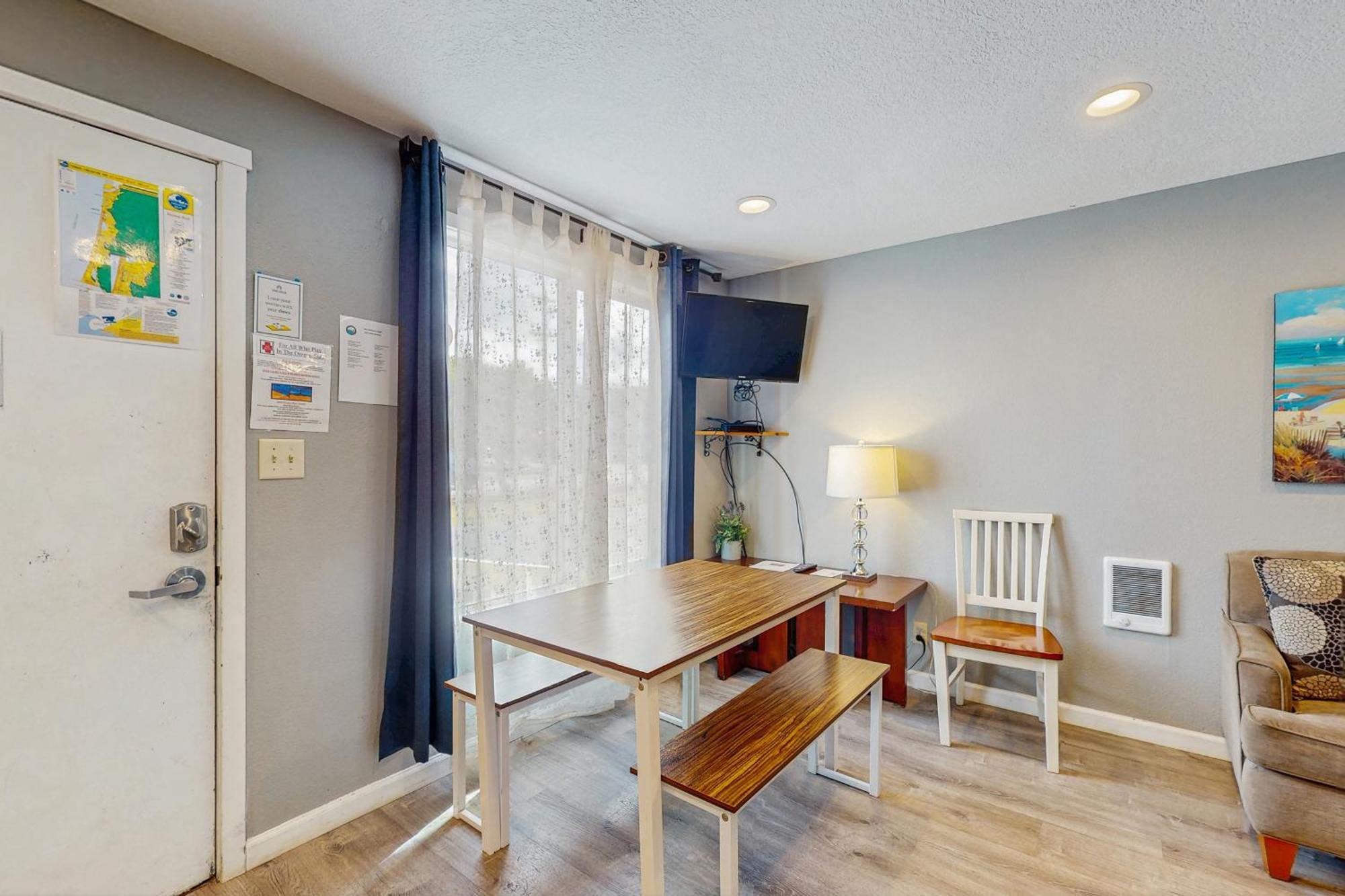 Sea Treasures Inn Rockaway Beach Room photo