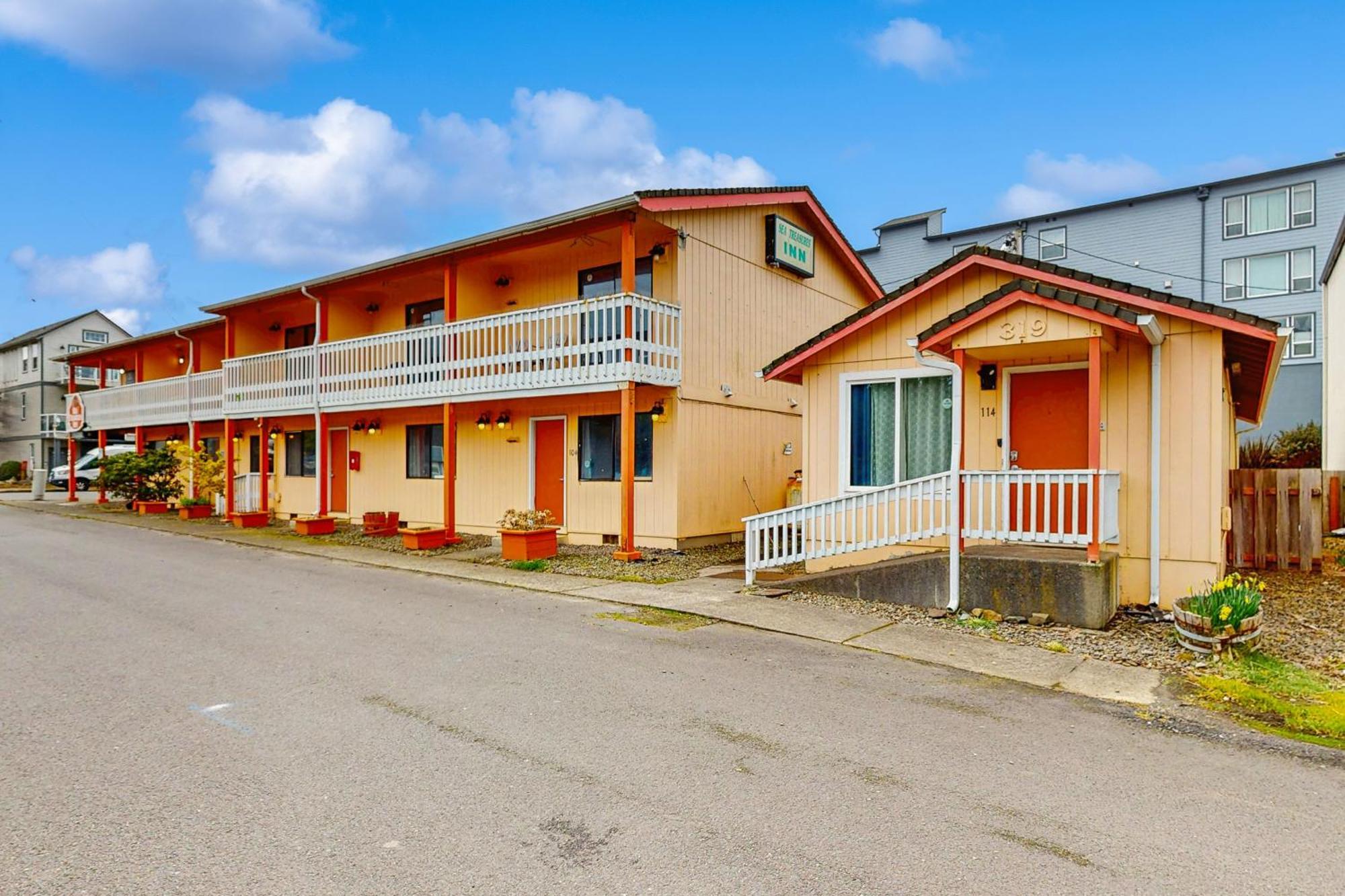 Sea Treasures Inn Rockaway Beach Room photo