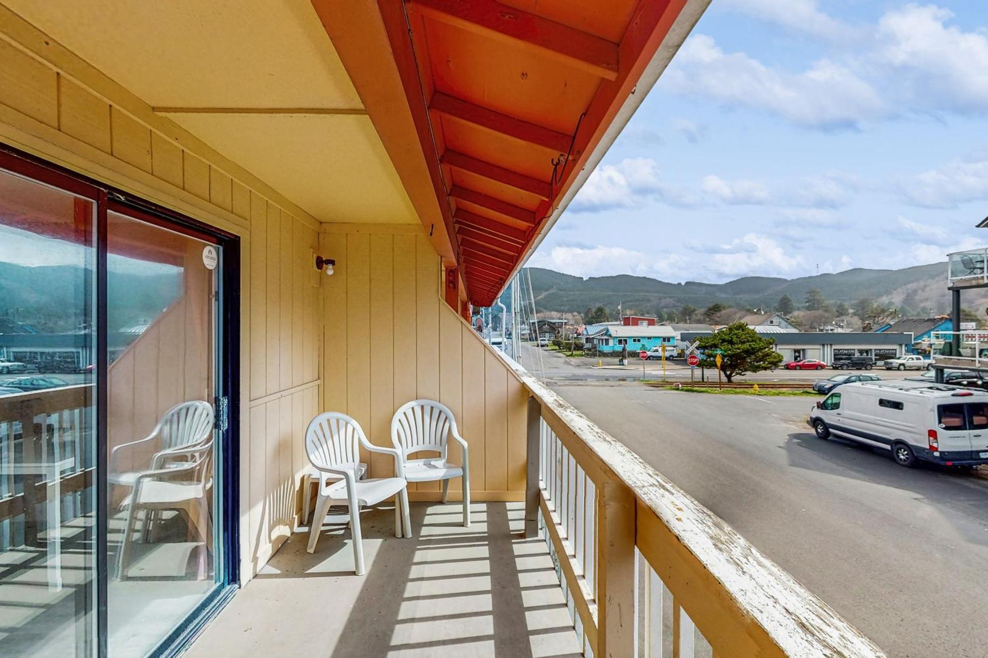 Sea Treasures Inn Rockaway Beach Exterior photo