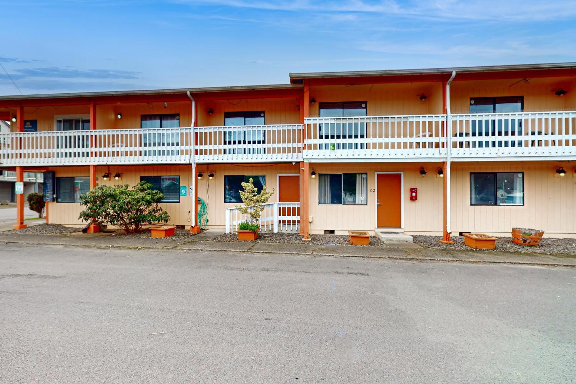Sea Treasures Inn Rockaway Beach Room photo