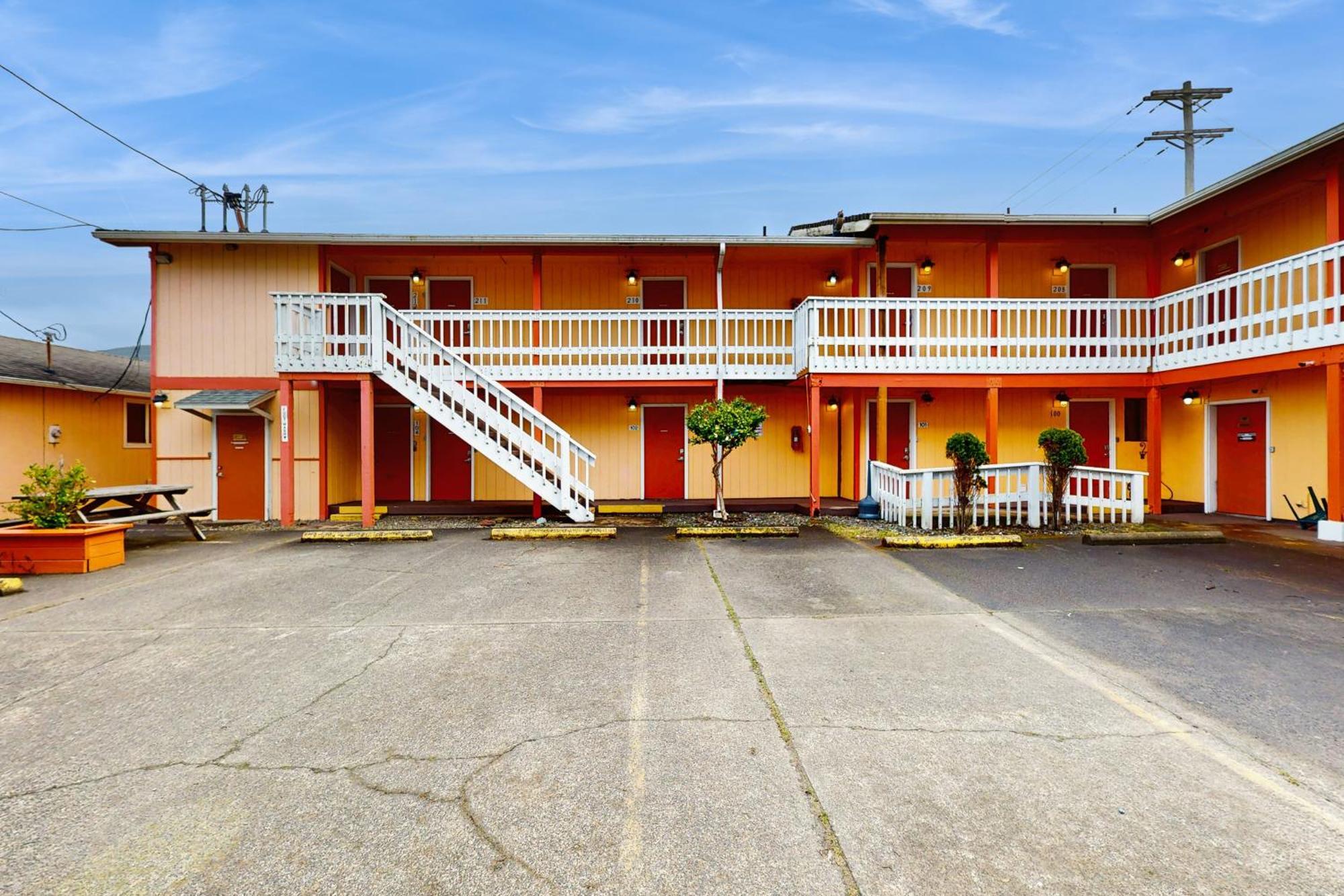 Sea Treasures Inn Rockaway Beach Room photo